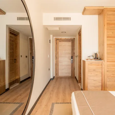 Lsaranda House 16 Adult Only Hotel