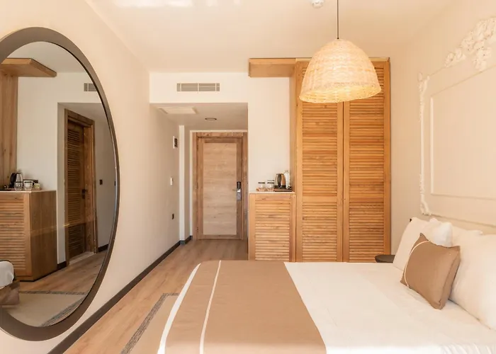 L'saranda House 16 Adult Only Hotel