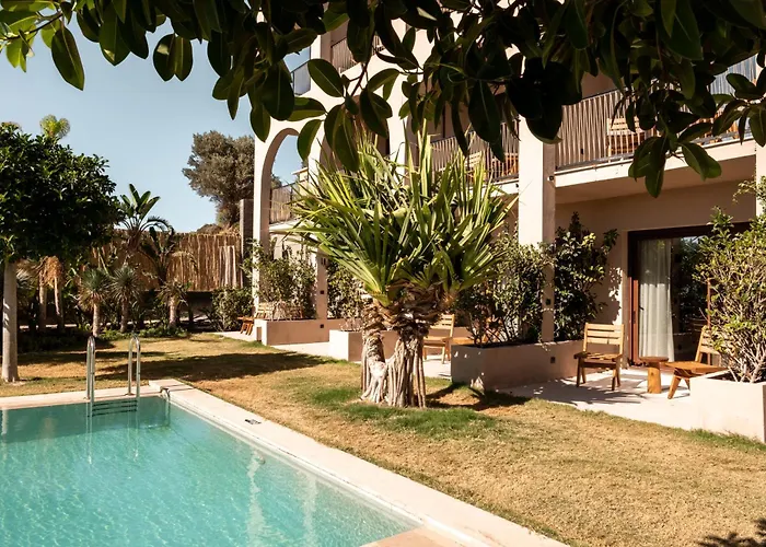 L'saranda House 16 Adult Only